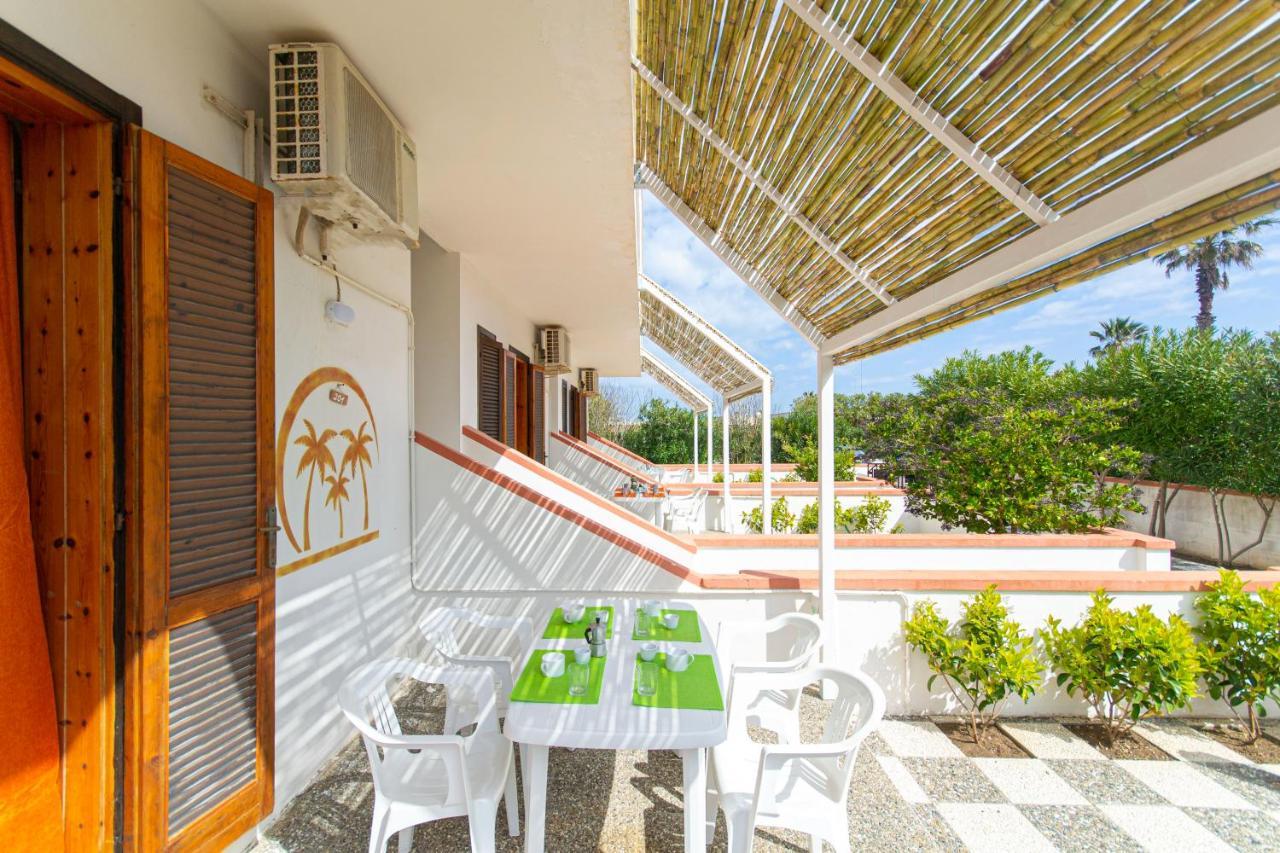Residence Tre Palme - Localo Torre dell'Orso Esterno foto