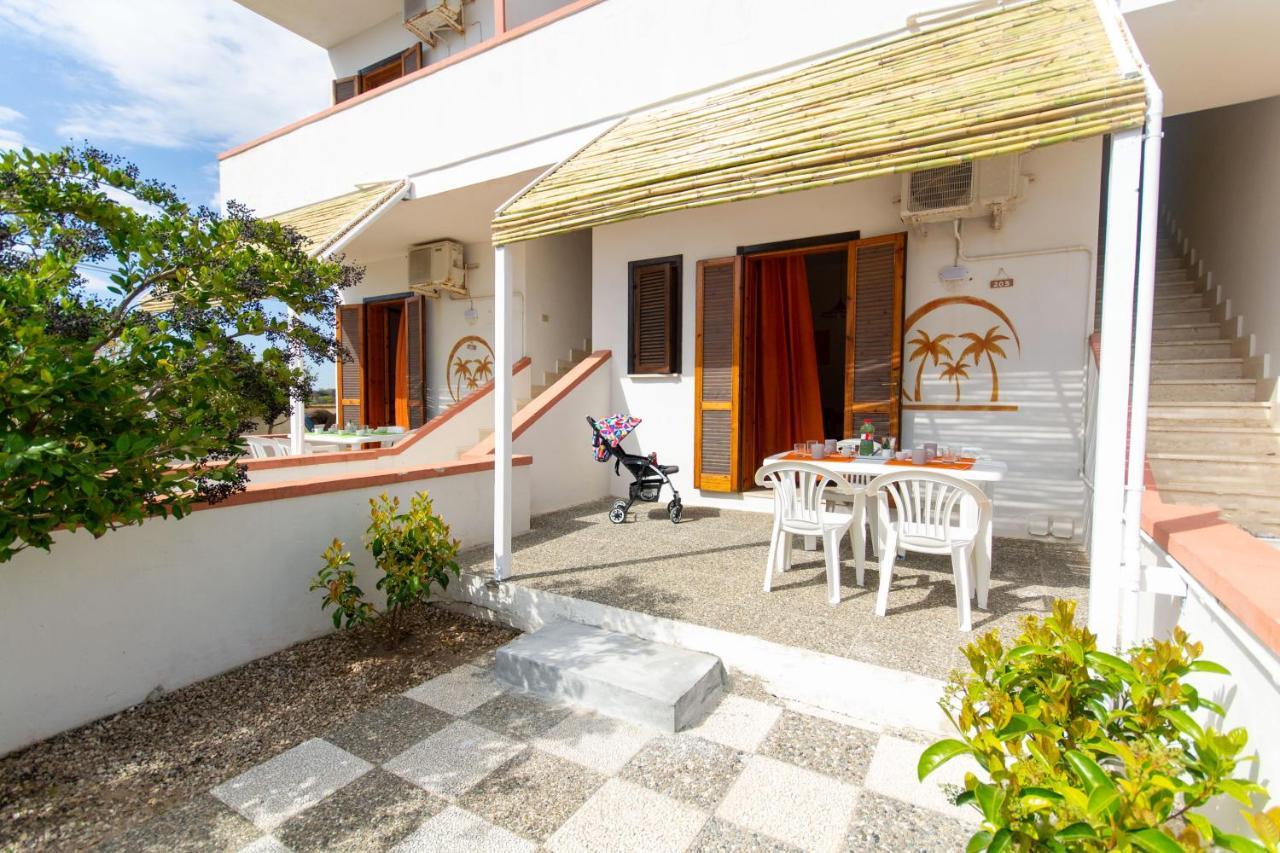 Residence Tre Palme - Localo Torre dell'Orso Esterno foto